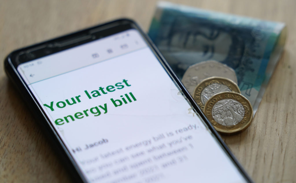 Households urged to switch energy deals as bills drop