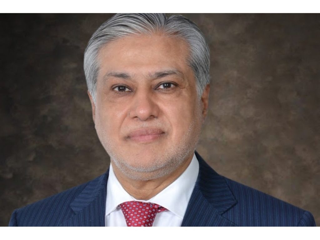 Pakistani FM, British counterpart hold phone call on regional State of Play