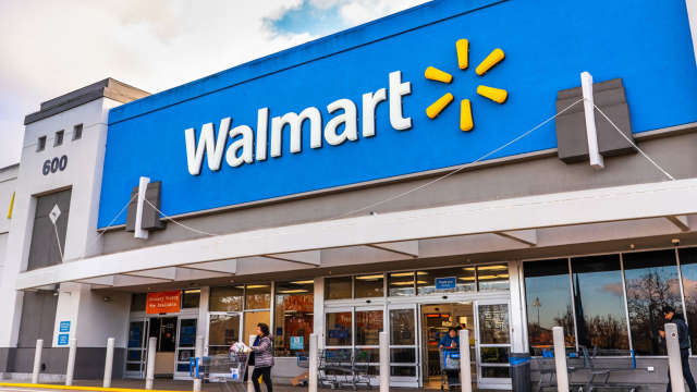 U.S. Tariffs Squeeze Walmart Shoppers as Prices Climb Fast