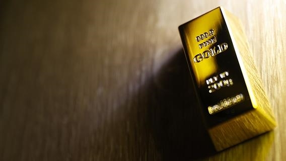 Gold Prices Surge to Record Amid U.S. Government Shutdown