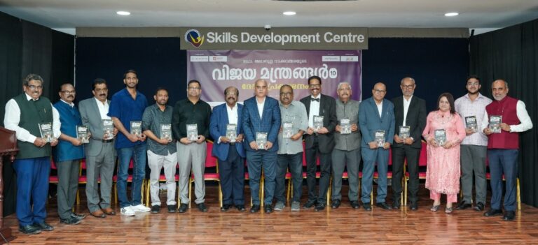 INDIAN COMMUNITY IN QATAR CELEBRATES THE RELEASE OF THE 100TH BOOK OF DR. AMANULLA VADAKKANGARA