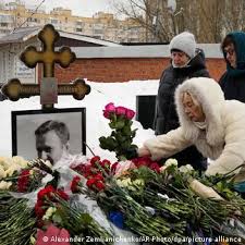 Navalny Poisoning Confirms Murder, Mother Says on Anniversary