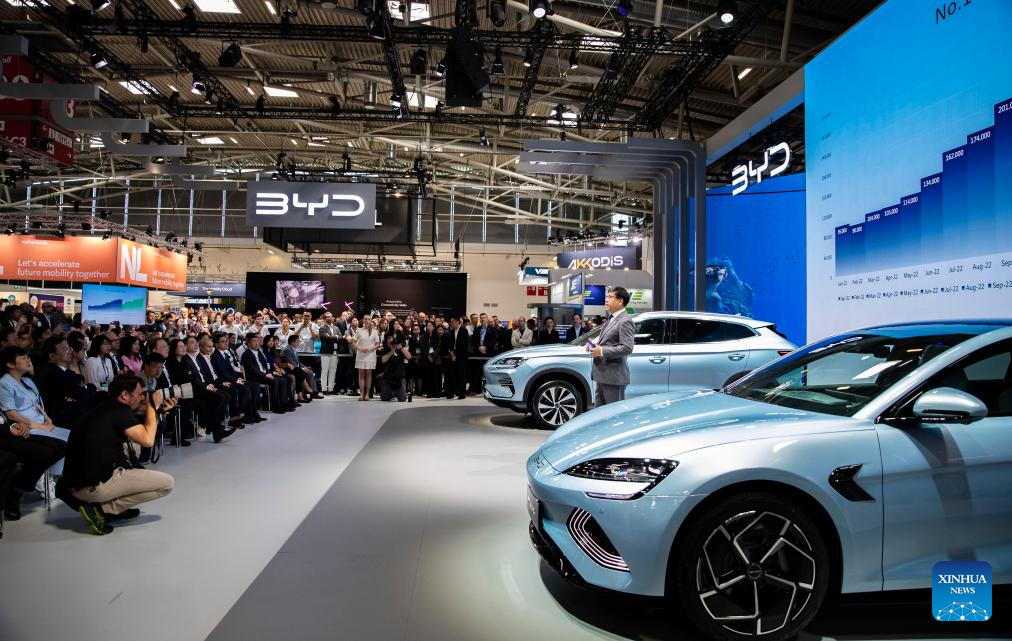 German Automakers Accelerate China Push in Electric Mobility