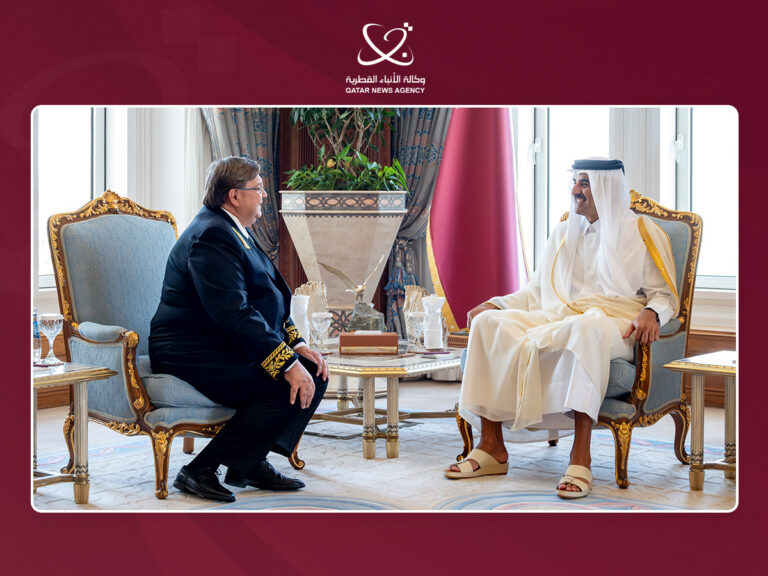 Qatar Amir Receives Ambassadors of Kazakhstan and Russia at the End of their Tenure