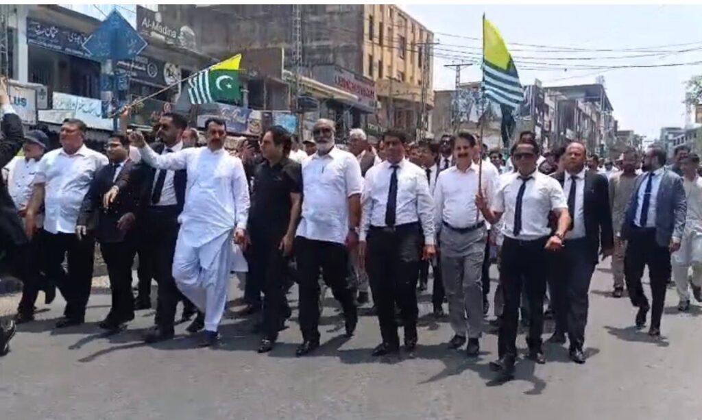 Mirpur lawyers protest alleged police action, demand release of detainees