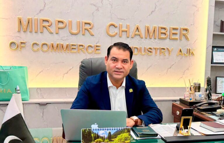 AJK Chamber President Pays Tribute to Kashmir Martyrs