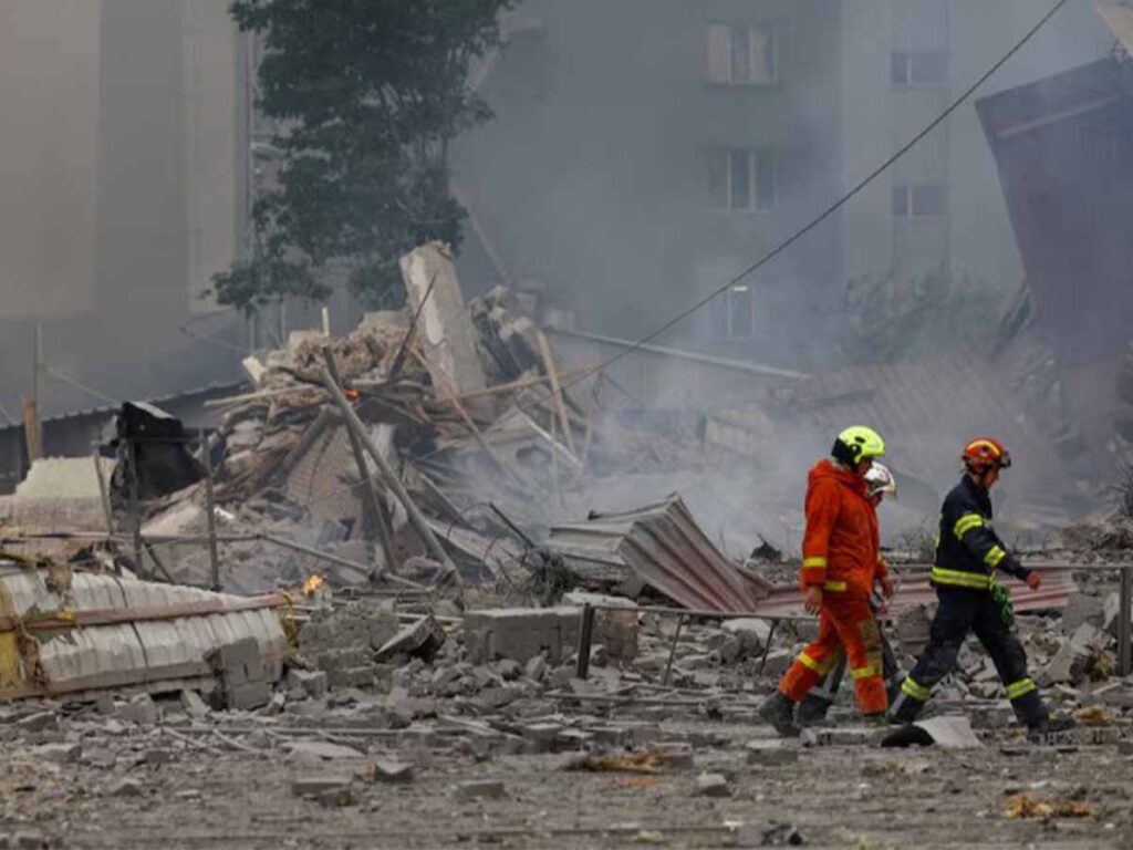 Russian Attacks on Ukraine Kill 4