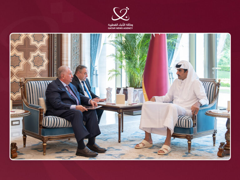 Qatar Amir Meets CEO of Rosneft Oil Company