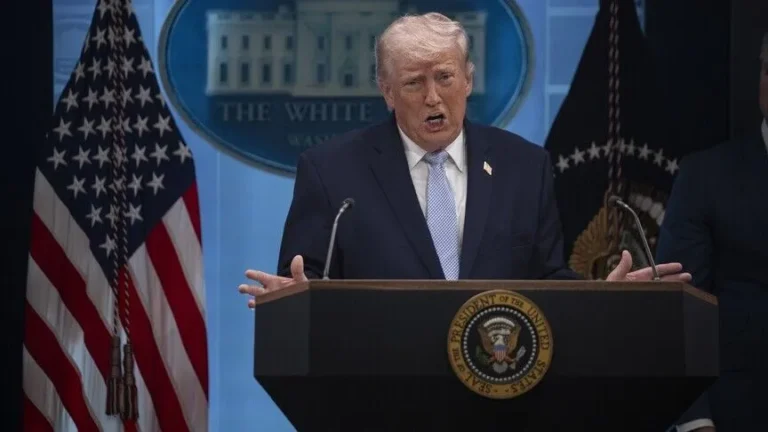 Trump Says Strait of Hormuz Cleared of Mines
