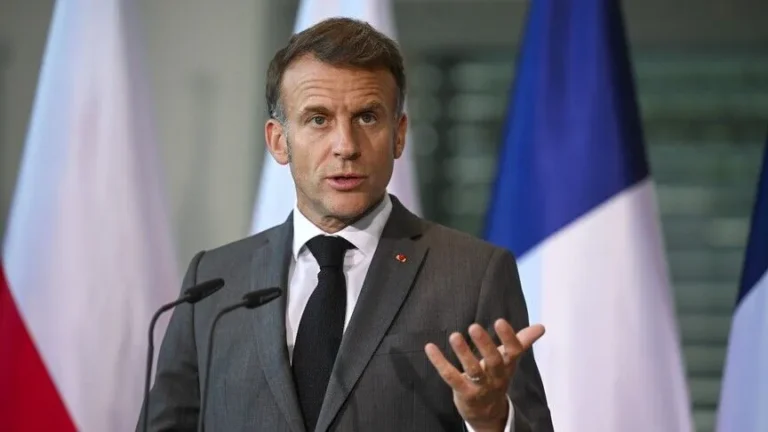 Macron Enacts School Cellphone Ban In France