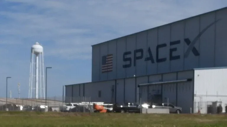 SpaceX Plans $100 Billion World’s Largest Spaceport