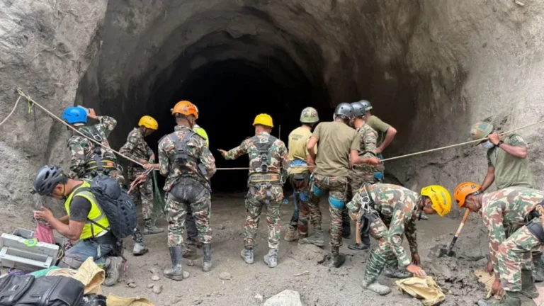 Australian Engineer Says Nepal Rescuers Face Tunnel Challenge