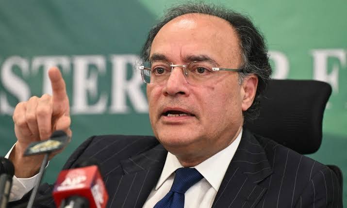 Pakistan raises record $3 billion through Eurobond sale