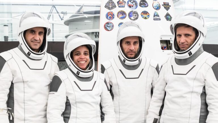 NASA, SpaceX Set October 1 for Crew-13 Launch