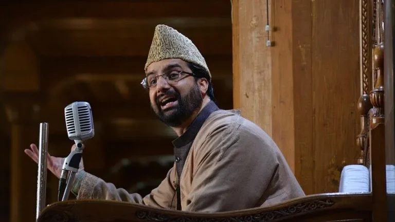 Kashmiri Cleric Urges Muslim Unity During Iran Meeting