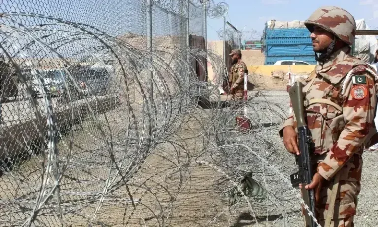 Pakistan Targets Afghan Taliban Border Posts After Cross-Border Firing