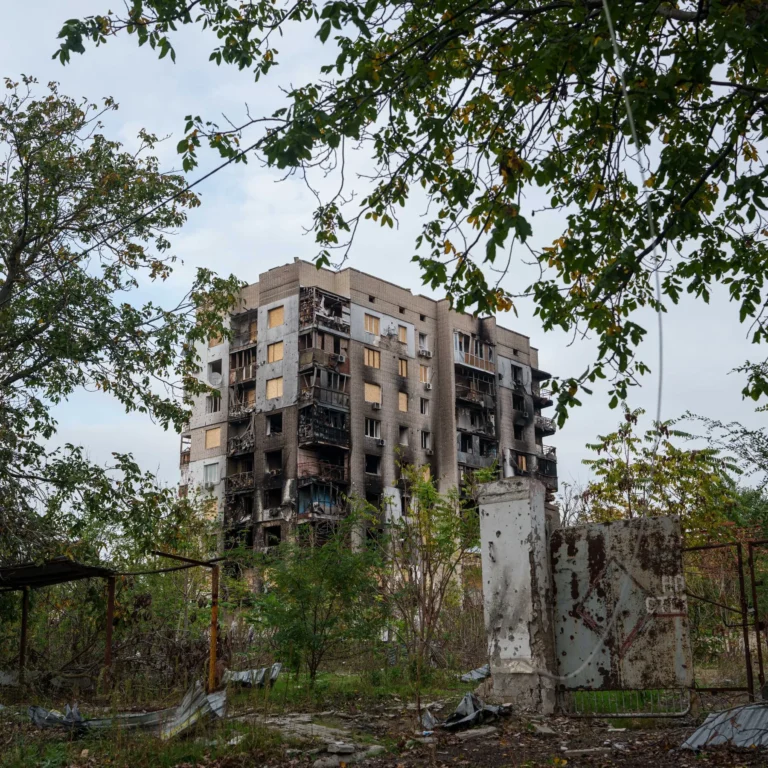 Ukraine Begins Civilian Evacuation from Frontline Town of Oleshky