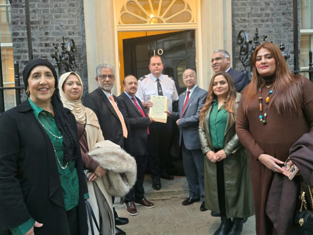 JKSDMI delegation, British MPs submit Kashmir memorandum at 10 Downing Street;