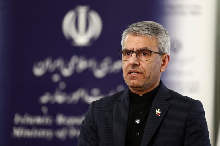 Iran Reviews US Response on Strait of Hormuz Conditions