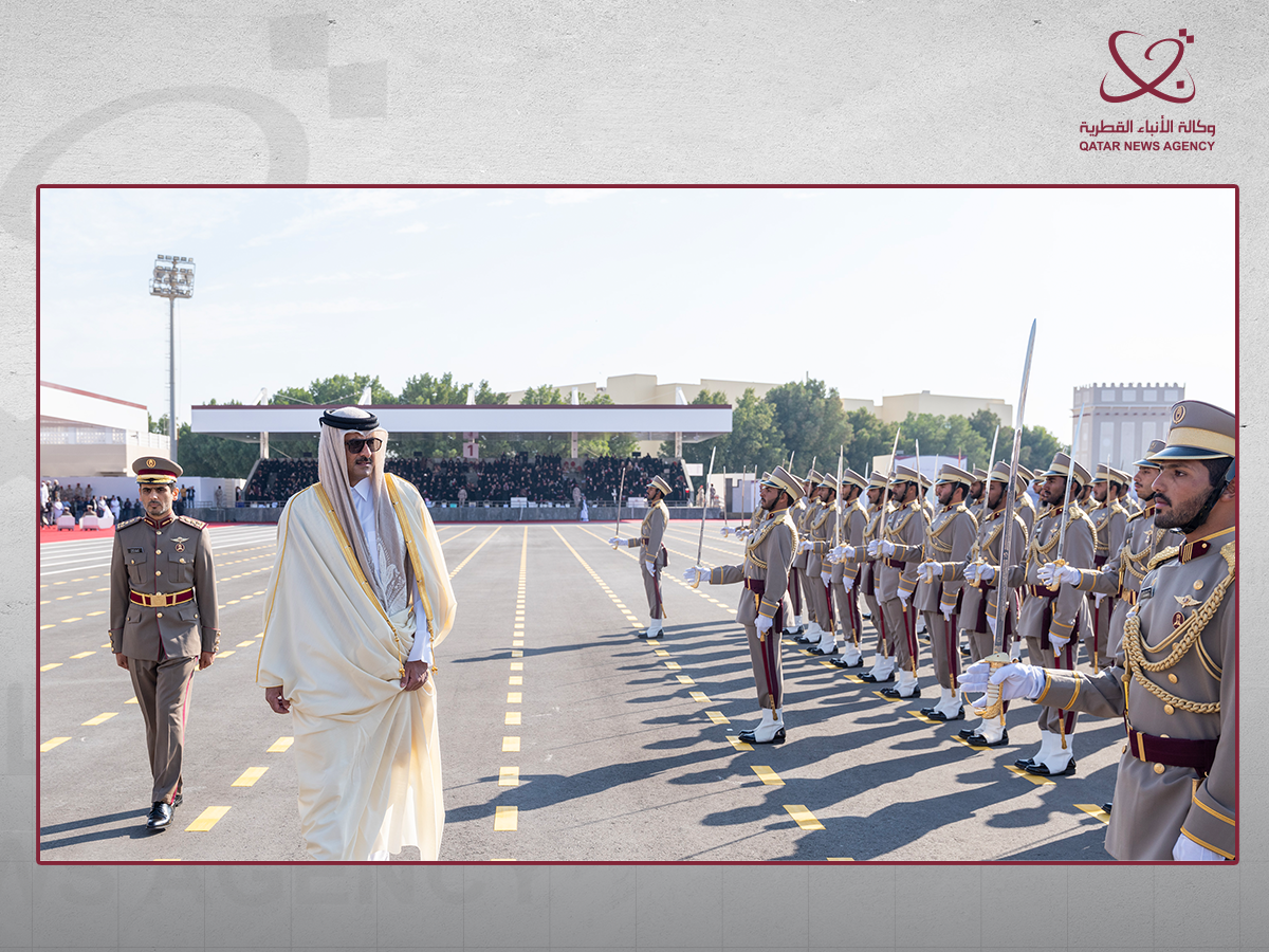 Qatar Amir patronizes graduation ceremony of Ahmed Bin Mohammed Military College cadets