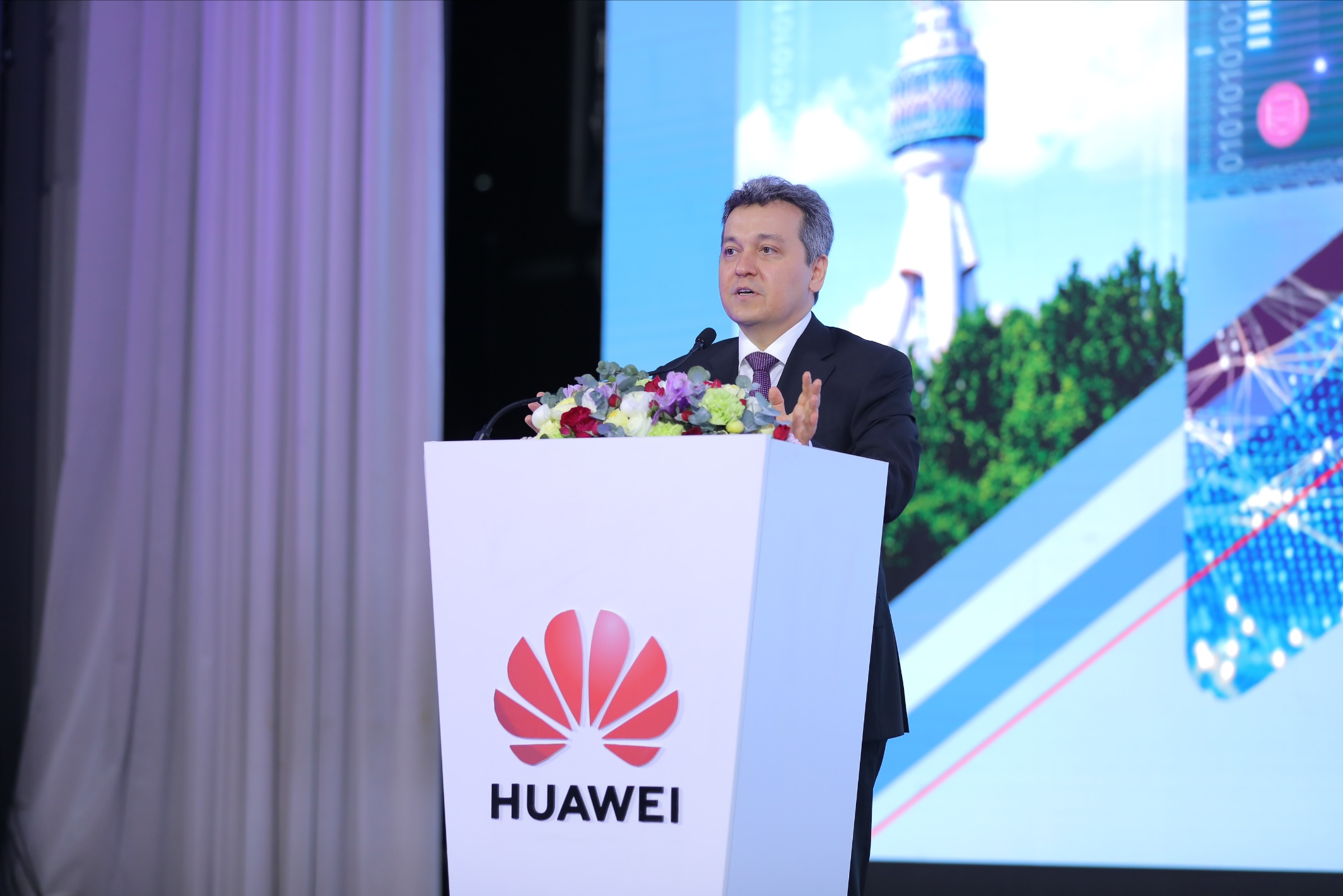 Stepping into the Intelligent Future: Huawei’s Tech Carnival Opens in Uzbekistan