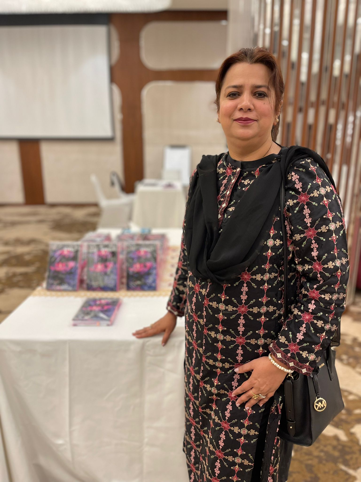 بزمِ اردو قطر کے زیرِ اہتمام: ’آرزو کا دیا‘ کی رسمِ رونمائی و محفلِ مشاعرہ — ایک تہذیبی و جمالیاتی تجلی