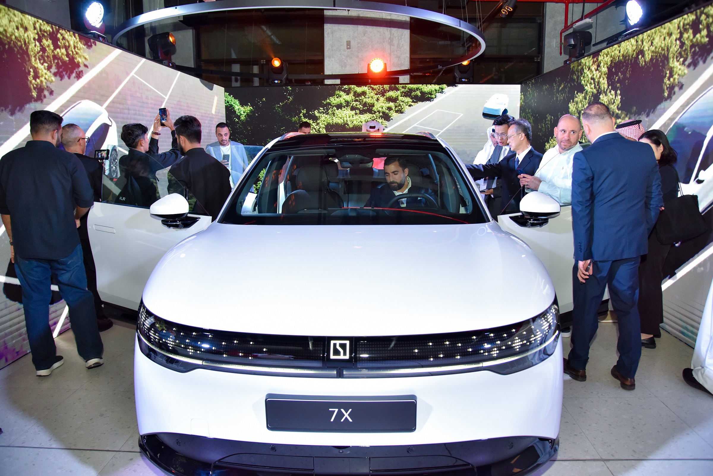 Blue Lake Motors Unveils the All-New Zeekr’s 7X in the Heart of Doha