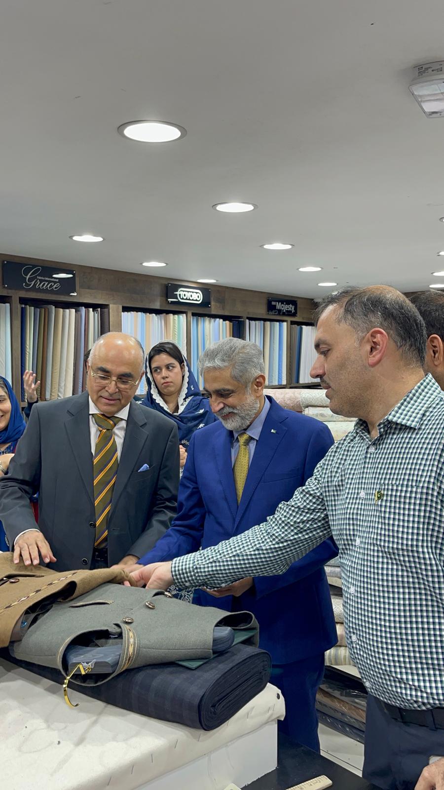 Pakistani Ambassador Strengthens Ties with Business Community During Visit to Today’s Fashion Showroom in Doha